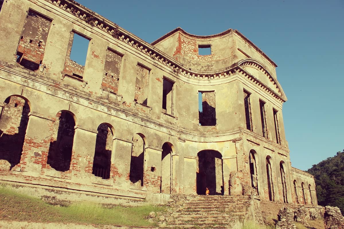 Wonderland Hotel Ruins