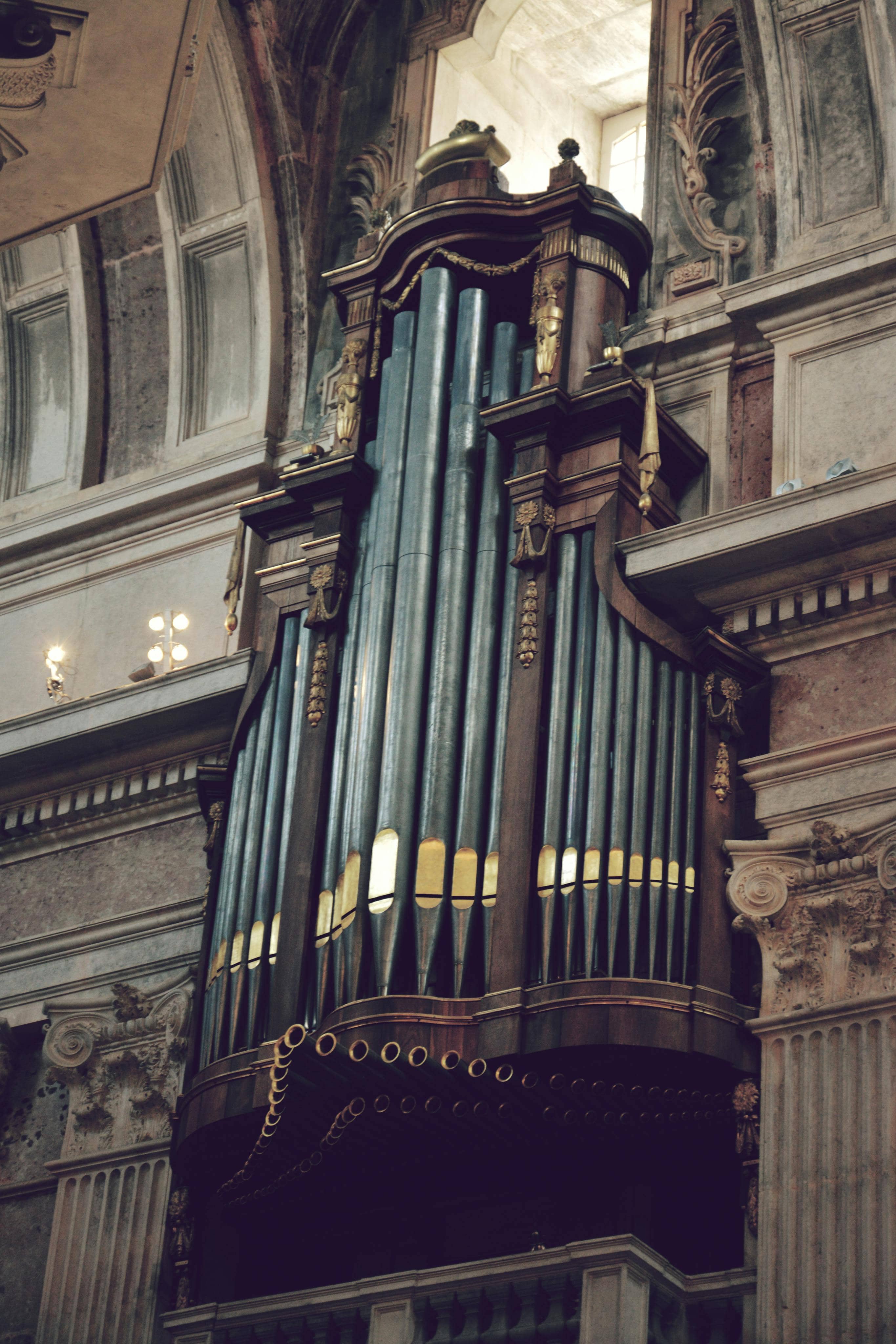 Organ and Acoustics