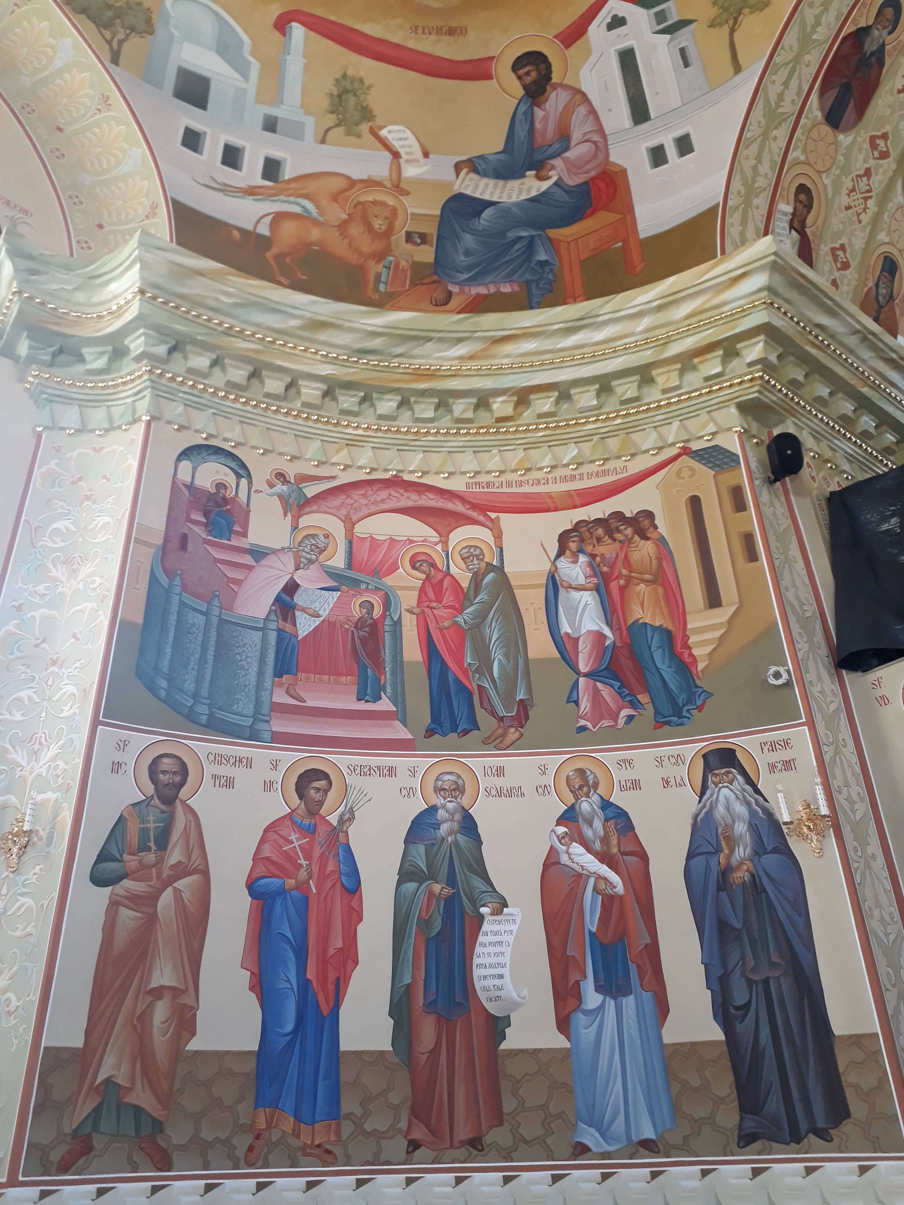 Bright and Beautiful Interior