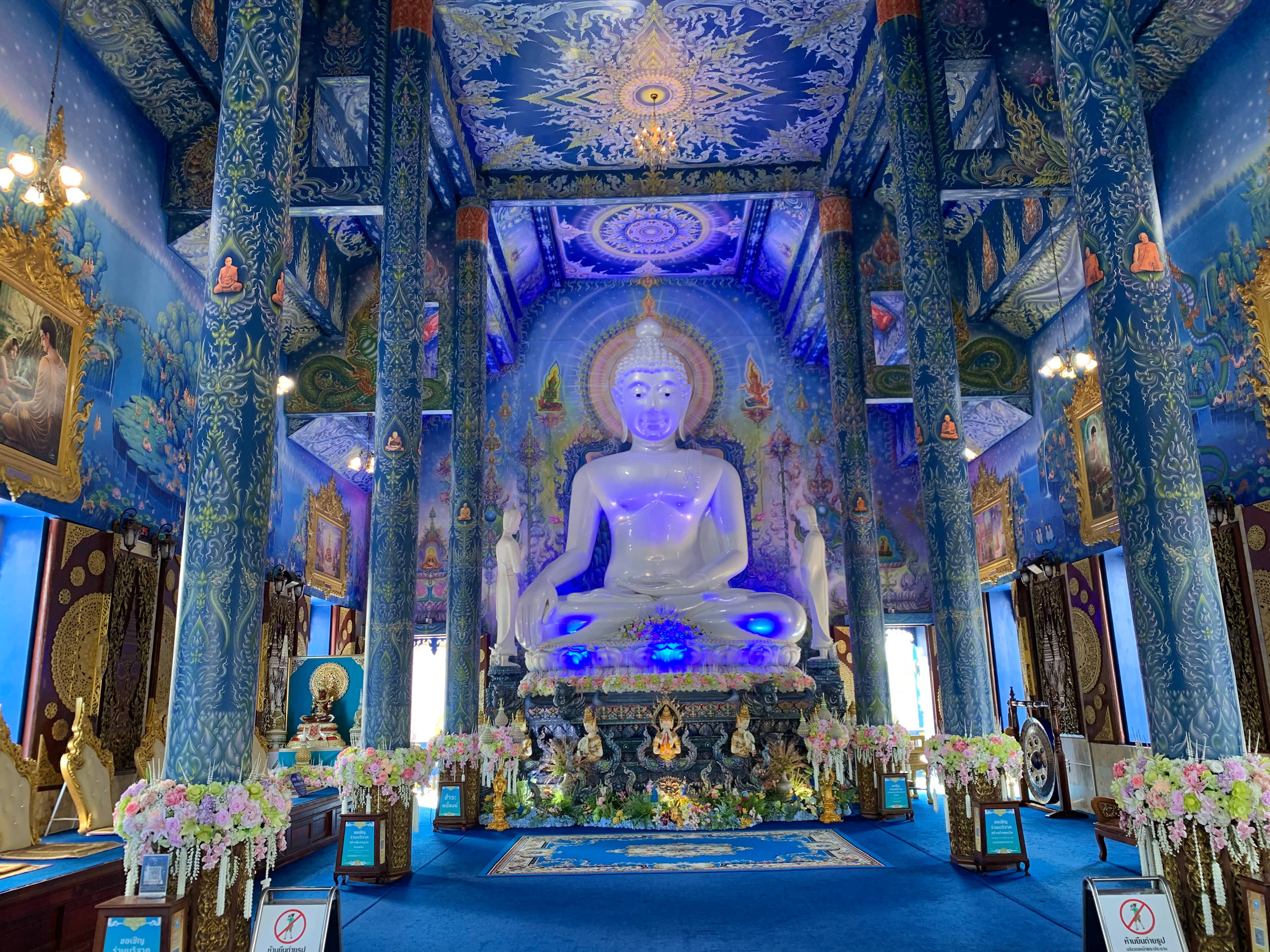 Intricate Murals & Buddha