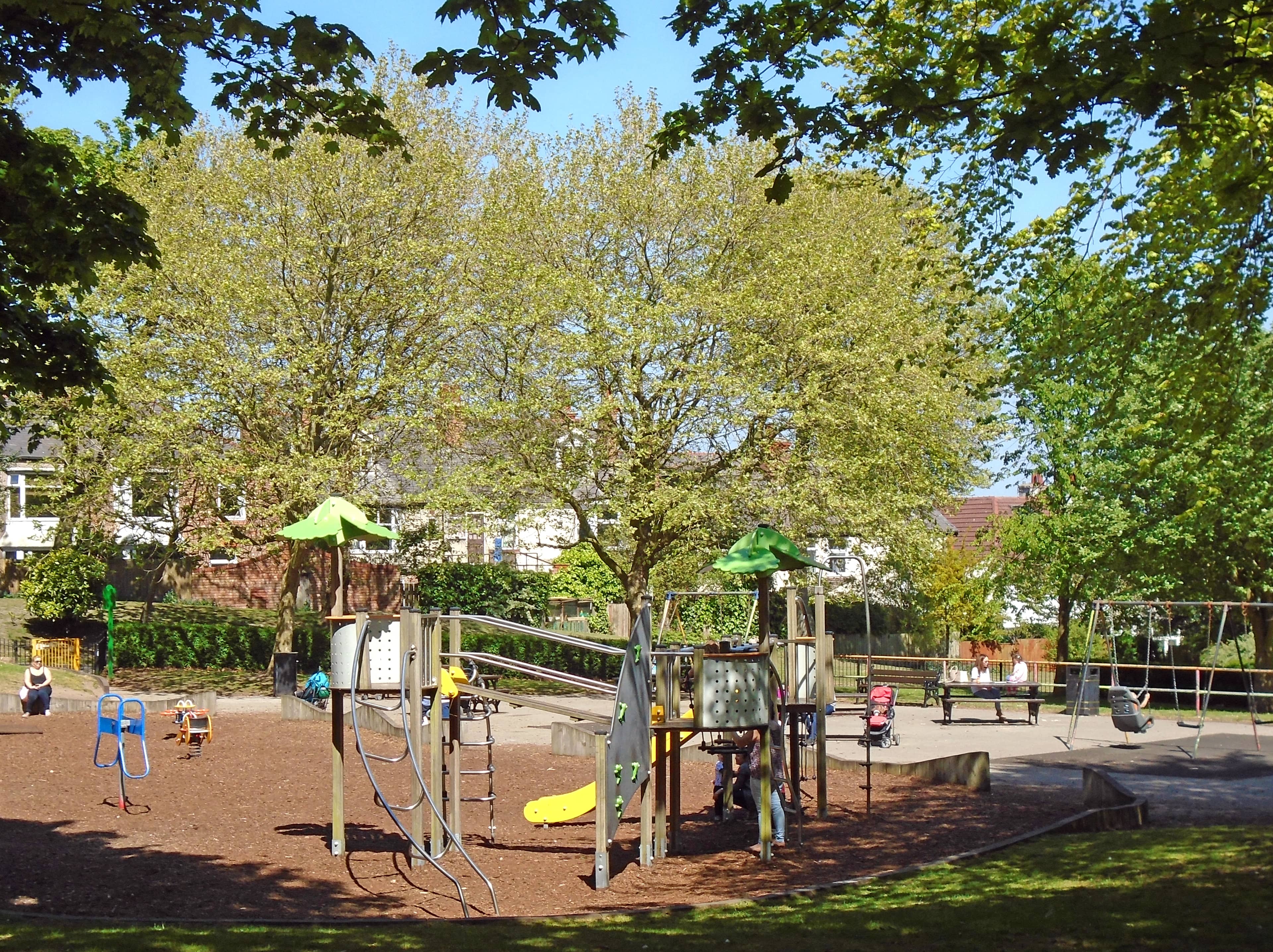 Children's Playgrounds & Rides