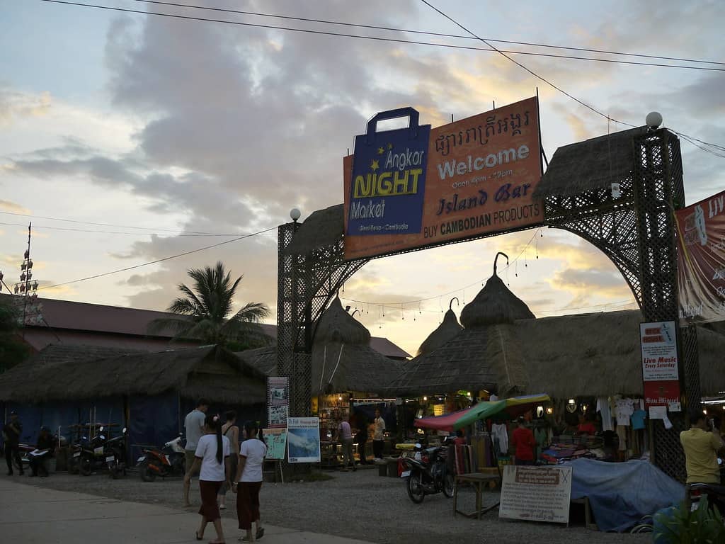 Live Music & Performances