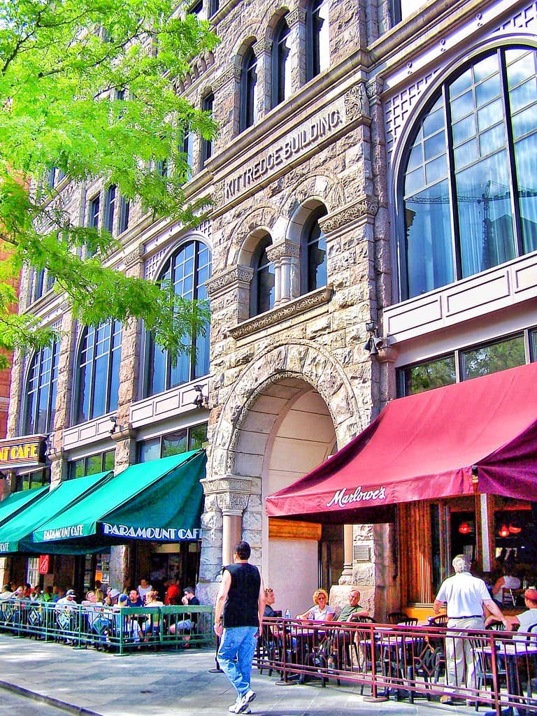 Sidewalk Cafes & Dining
