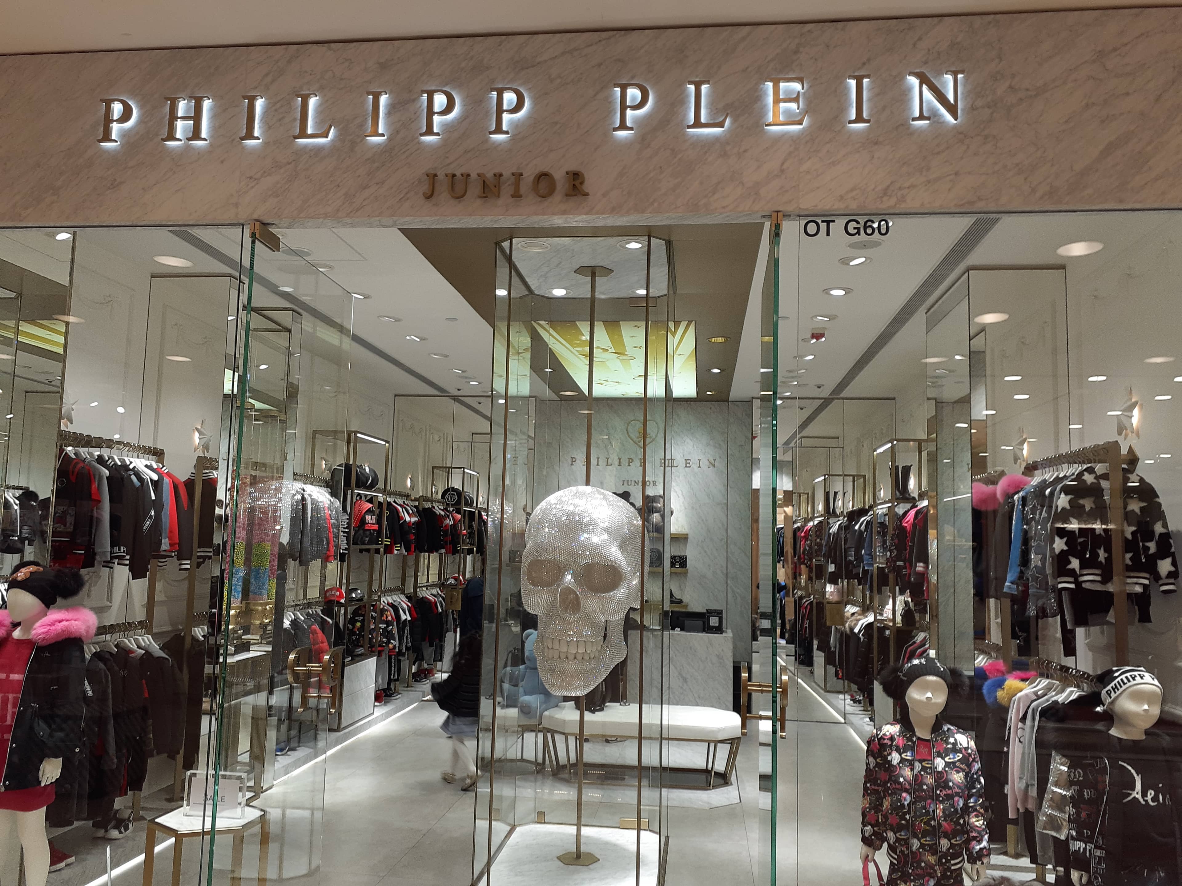 Opulent Outlet Finds