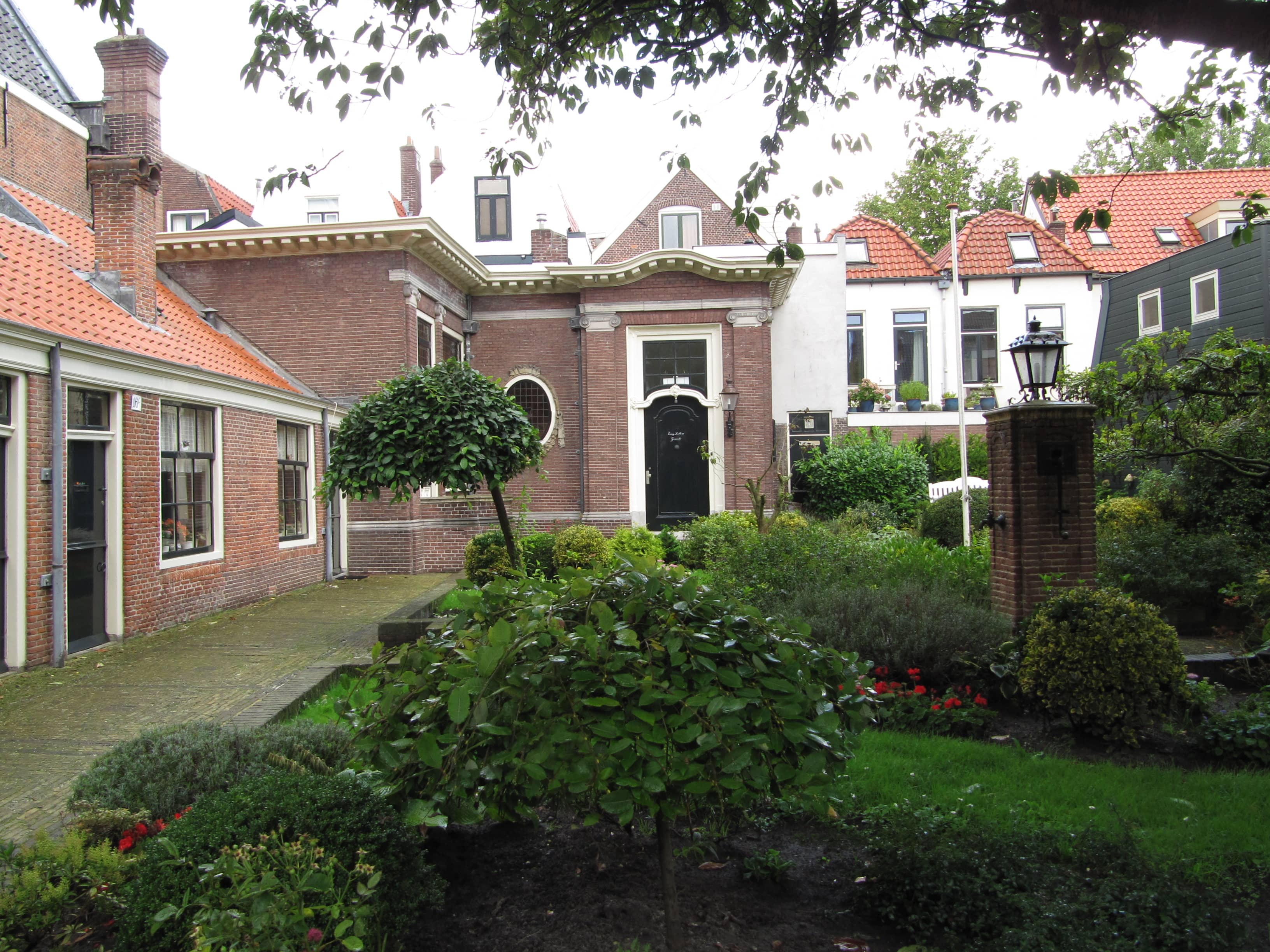 Hofjes (Almshouses)