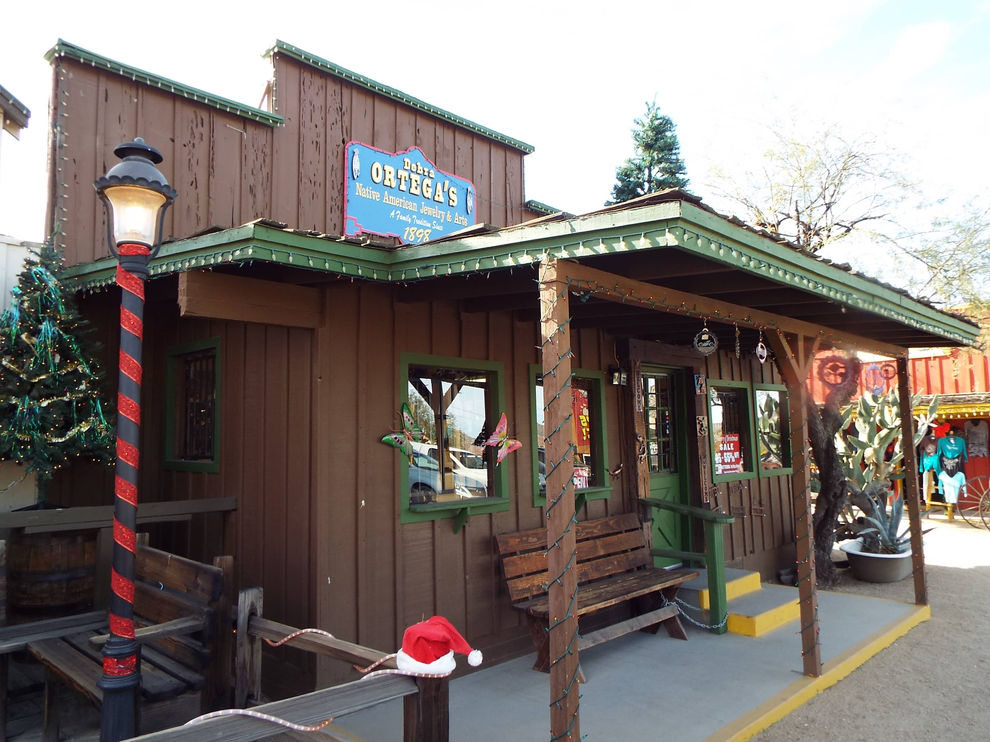 Unique Boutiques & Souvenirs