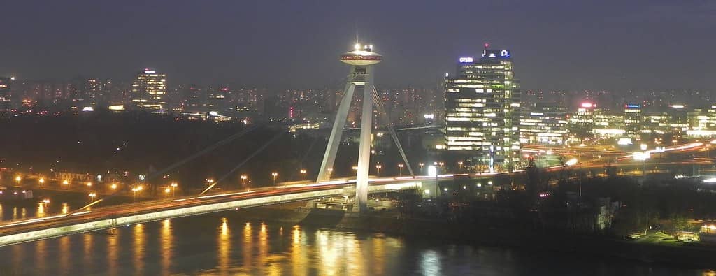 UFO Tower & Castle Vista