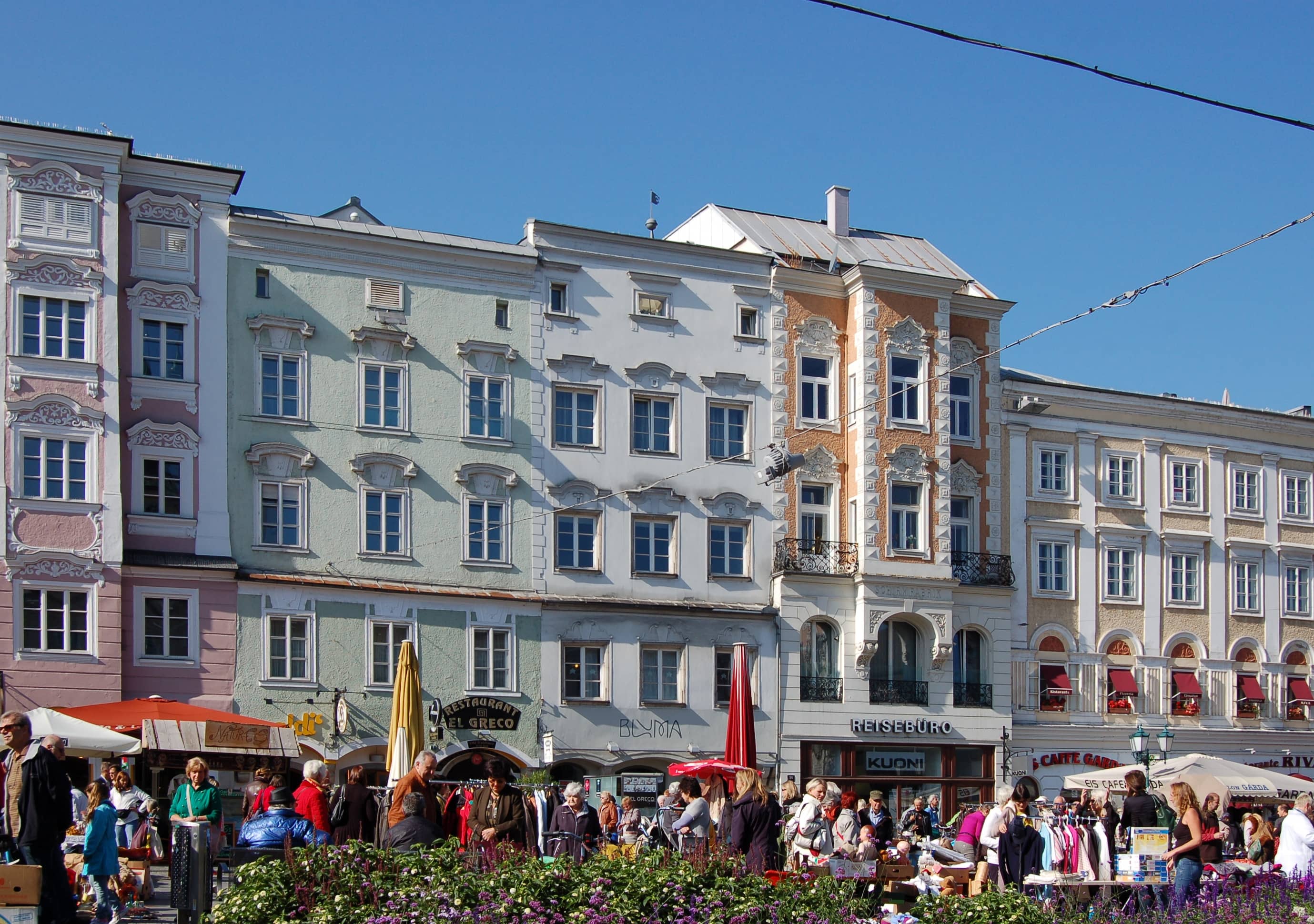 Lively Cafes and Restaurants