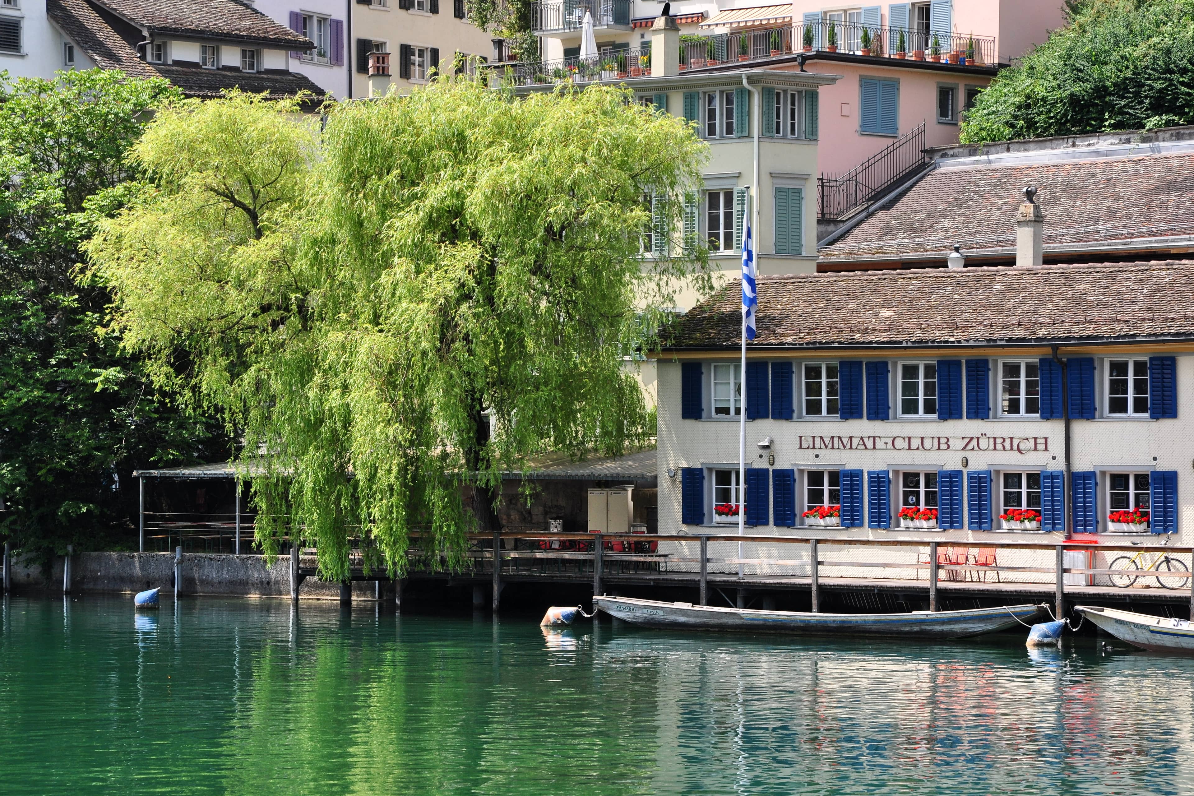 Local Cafes and Eateries