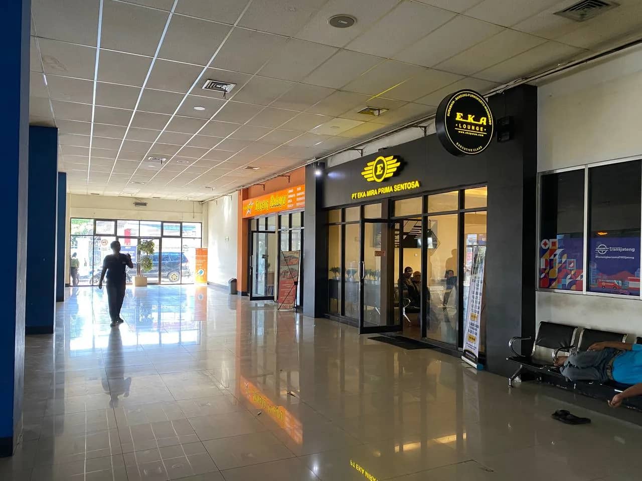 Diverse Food Court Options