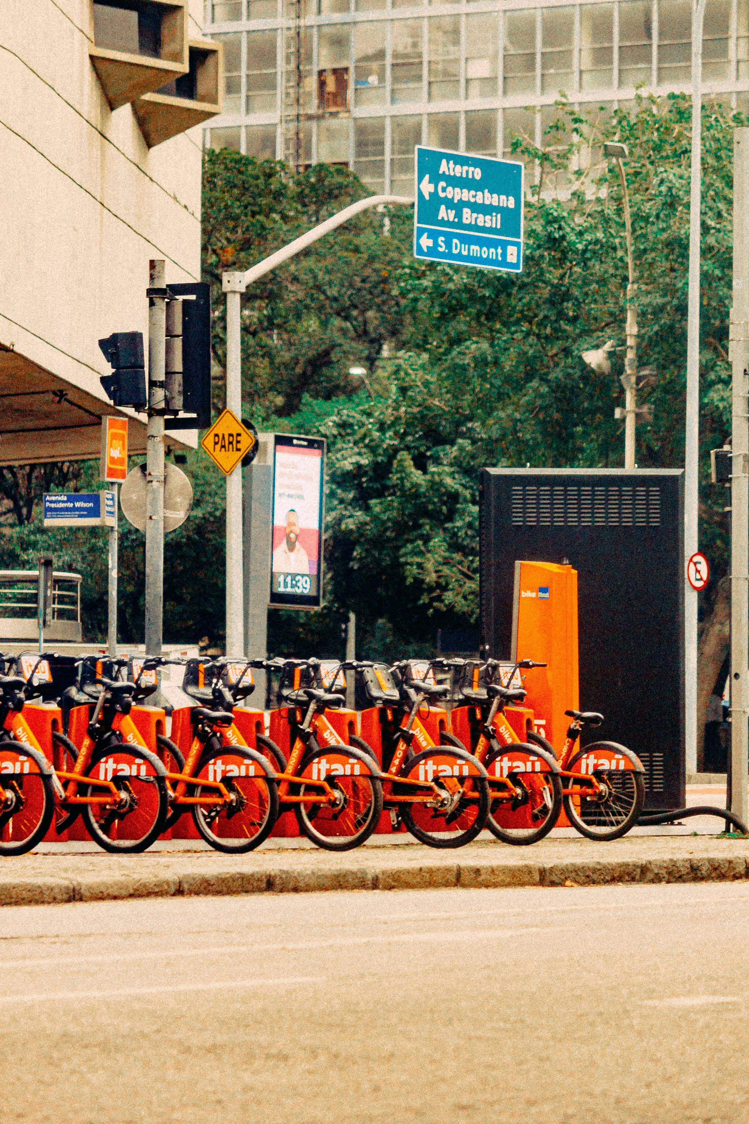 Diverse Neighborhoods