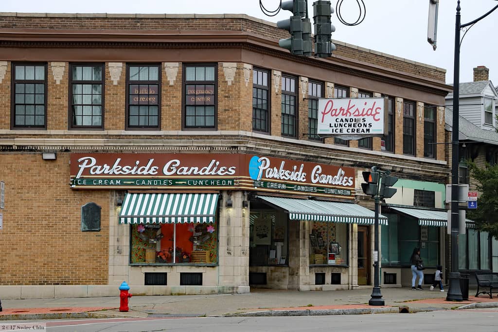 Main Street Boutiques & Eateries