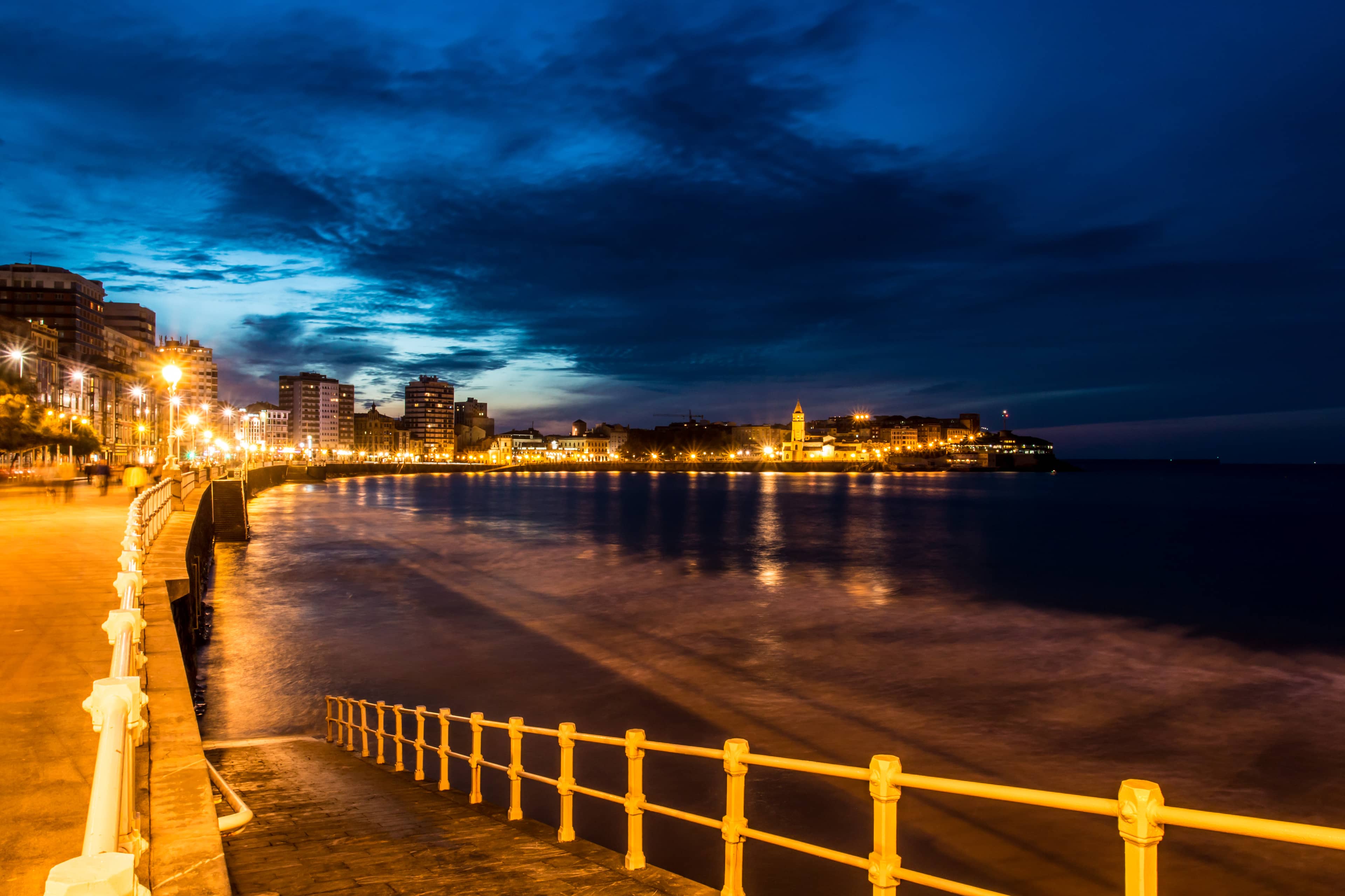 San Lorenzo Beach Promenade