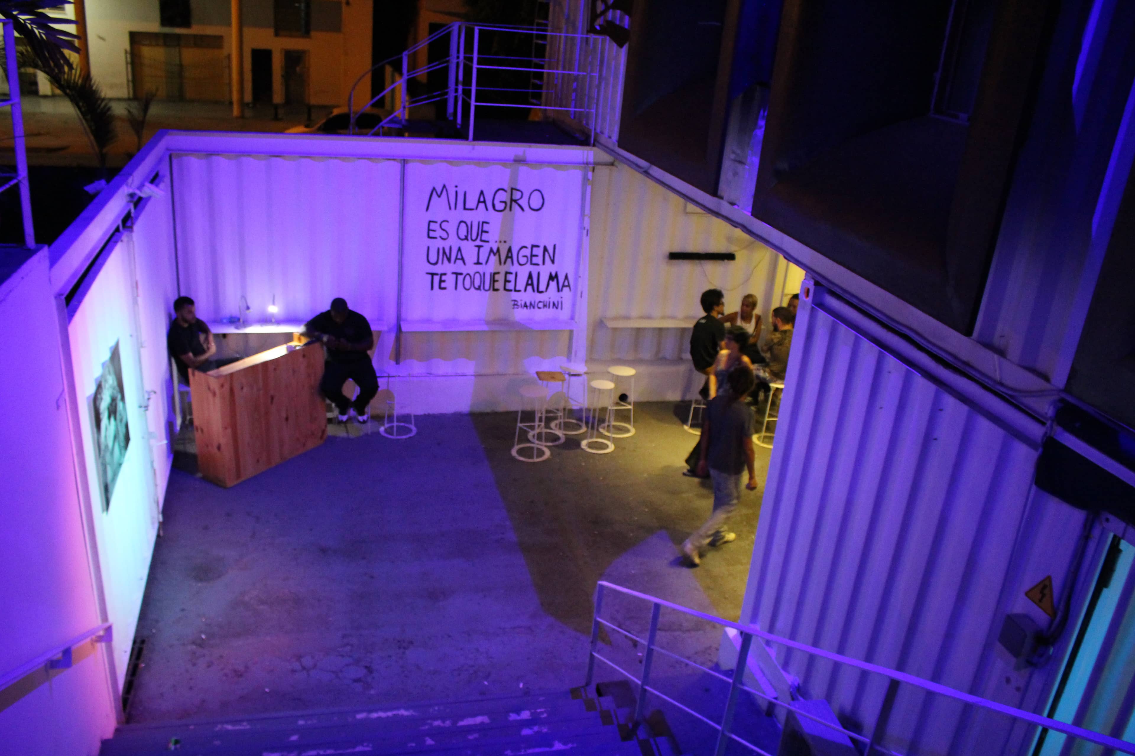 Unique Bar & Food Stations