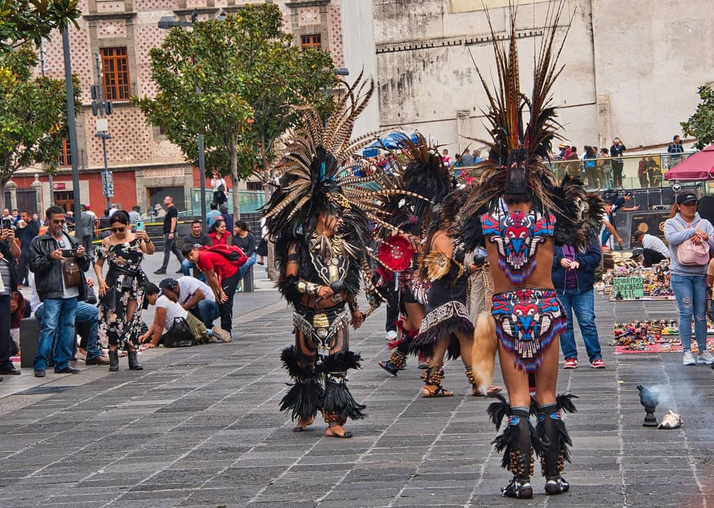 Street Performers & Vendors