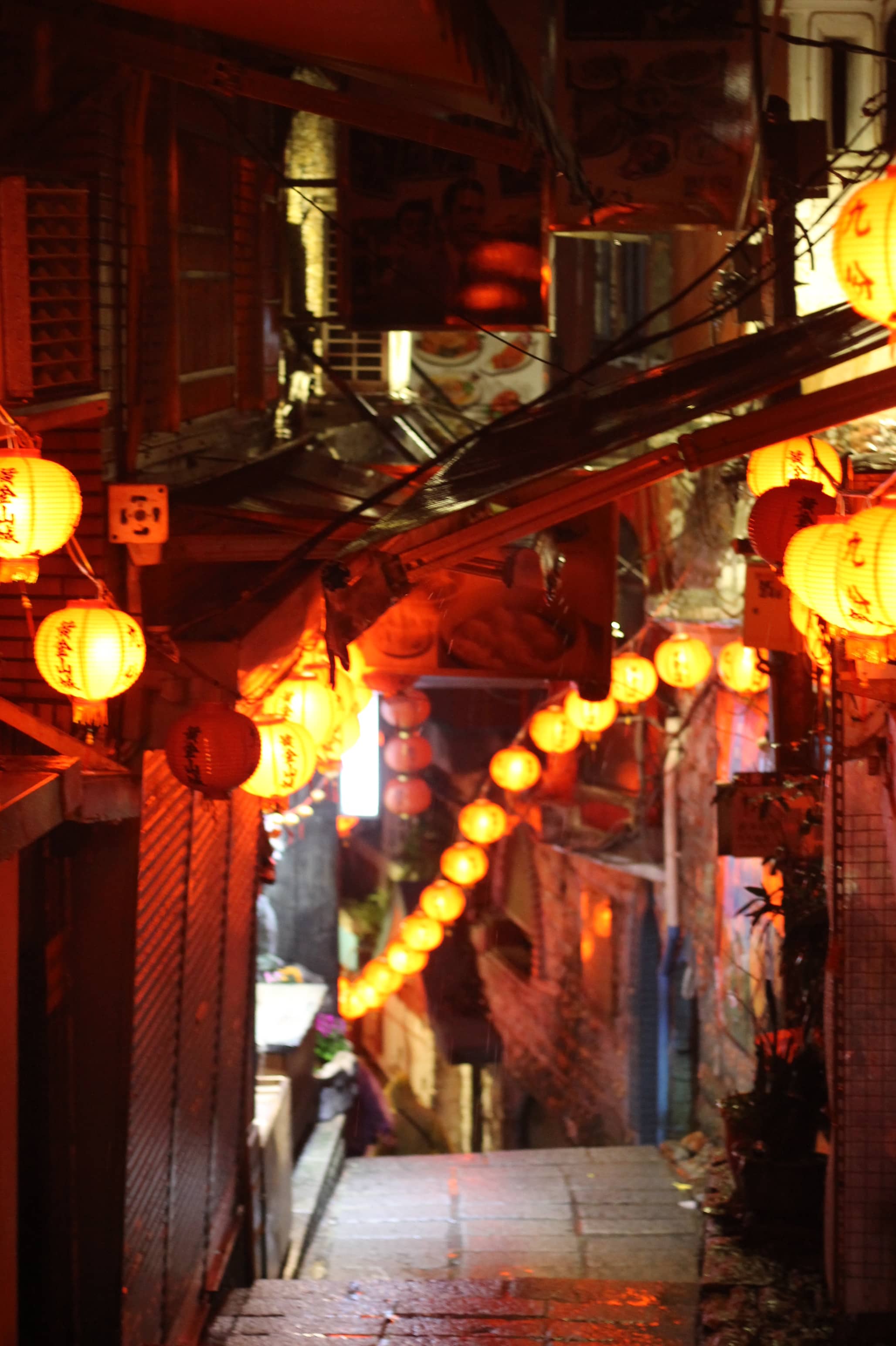 Winding Alleys & Lanterns