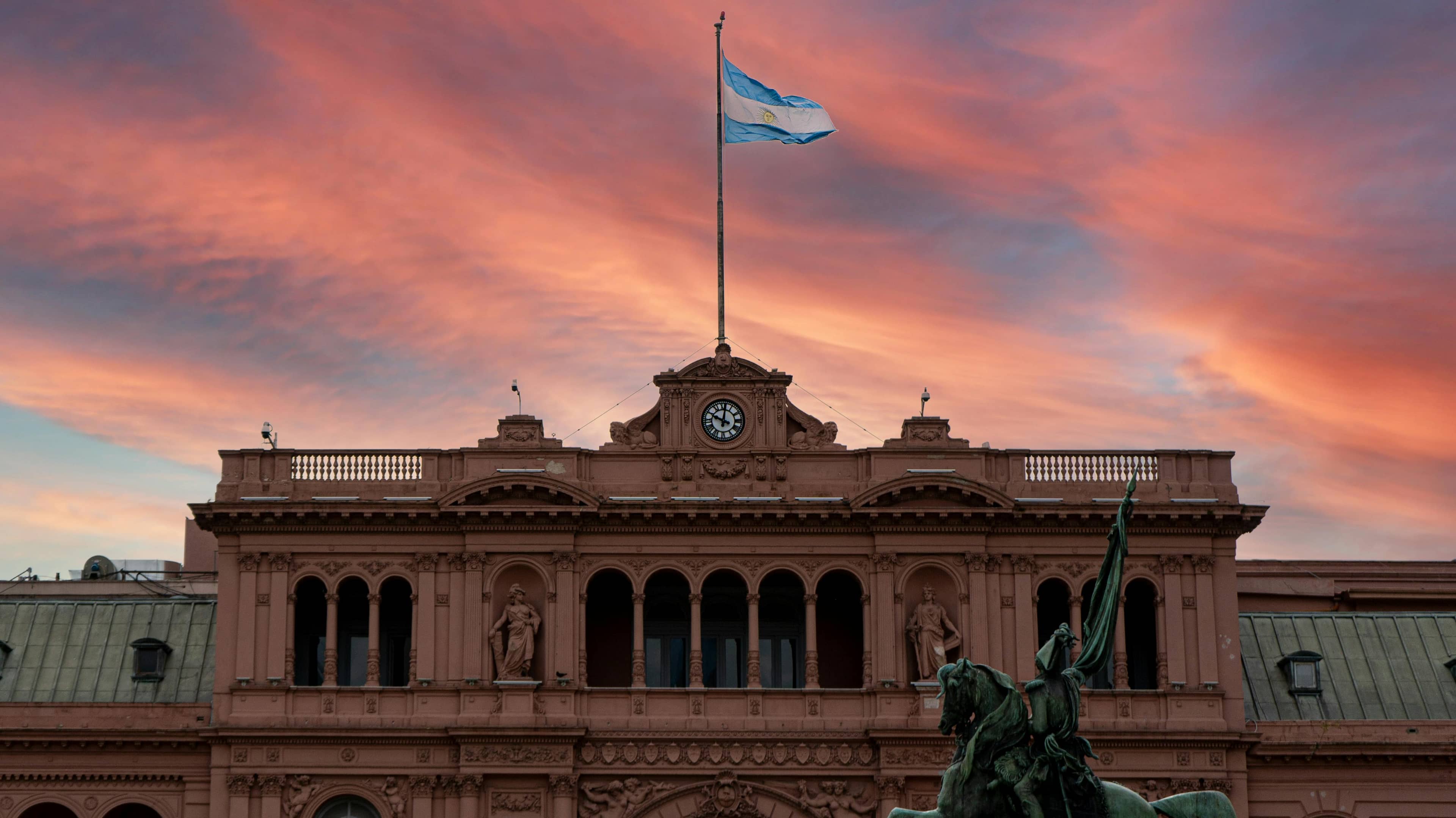 Plaza de Mayo Views