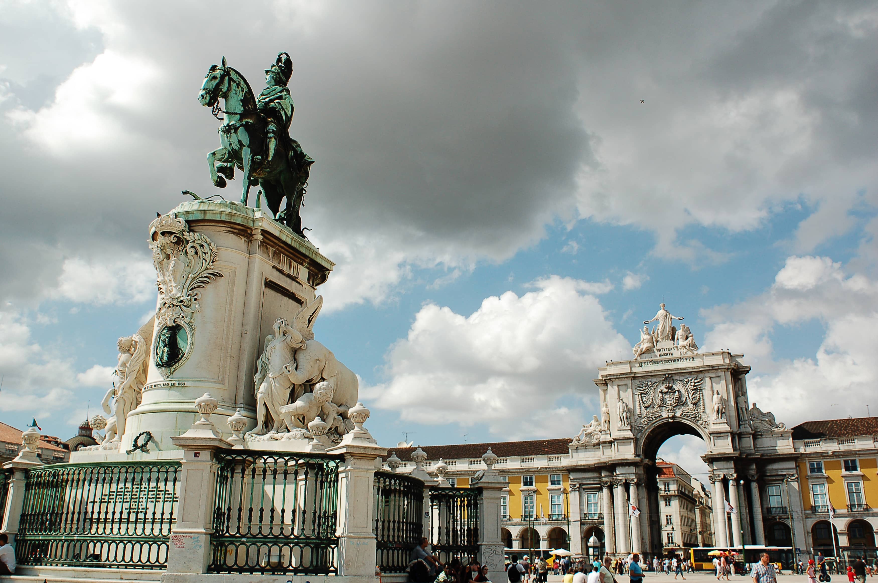 Statue of King José I