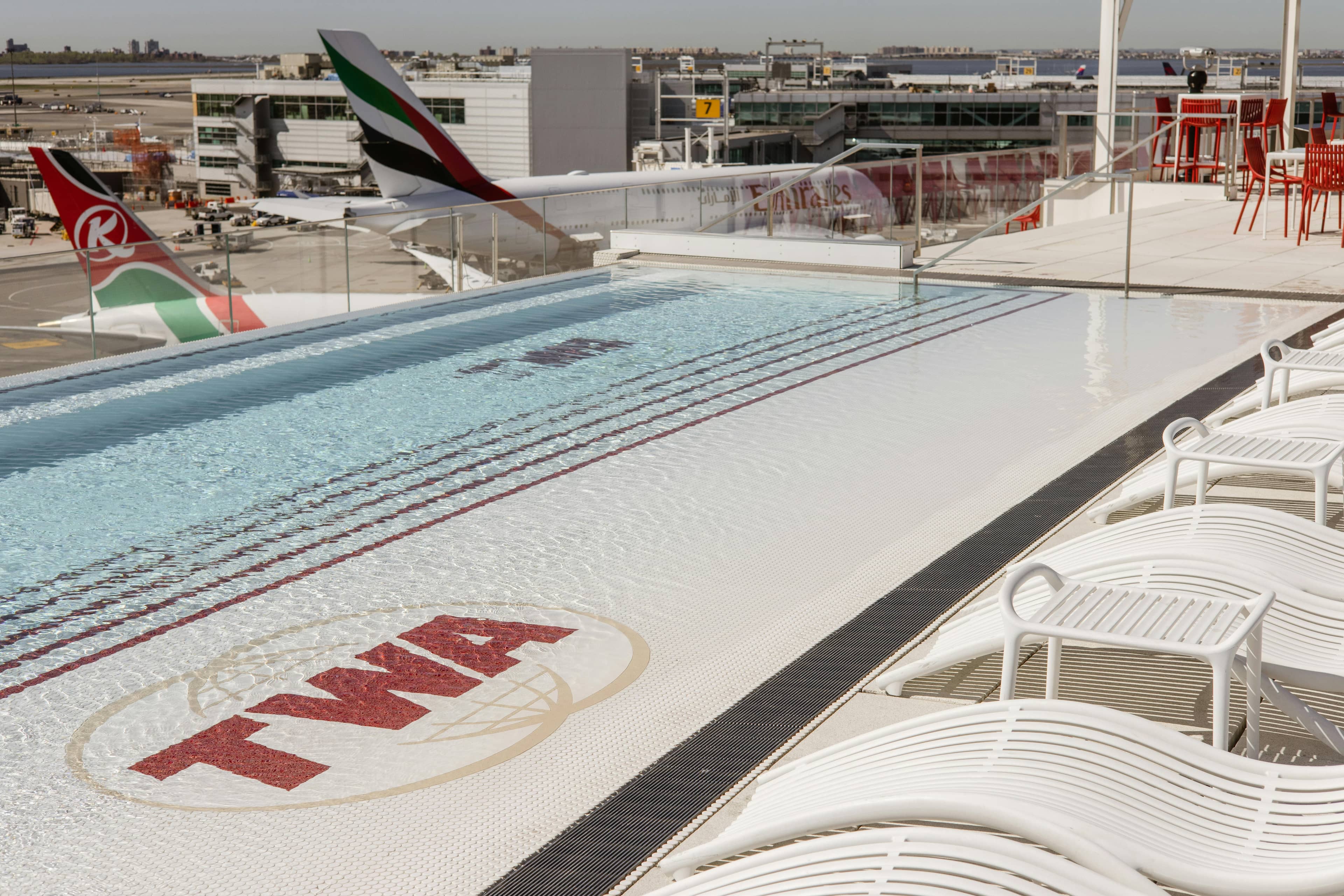 Rooftop Pool & Hot Tubs
