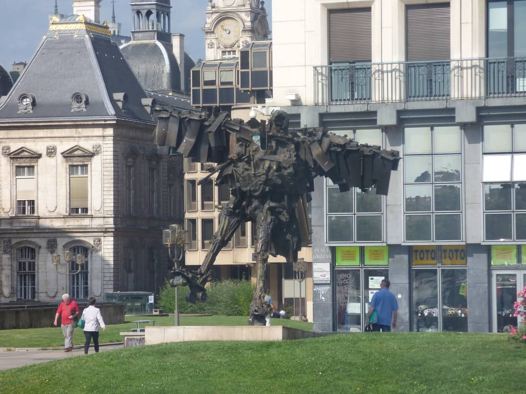 'Regard sur la Ville' Sculpture