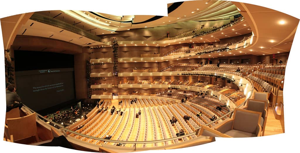 Immersive Multi-Stage Sets