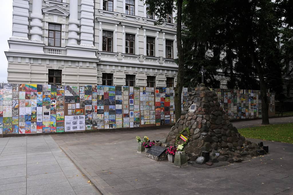 Memorial to Victims
