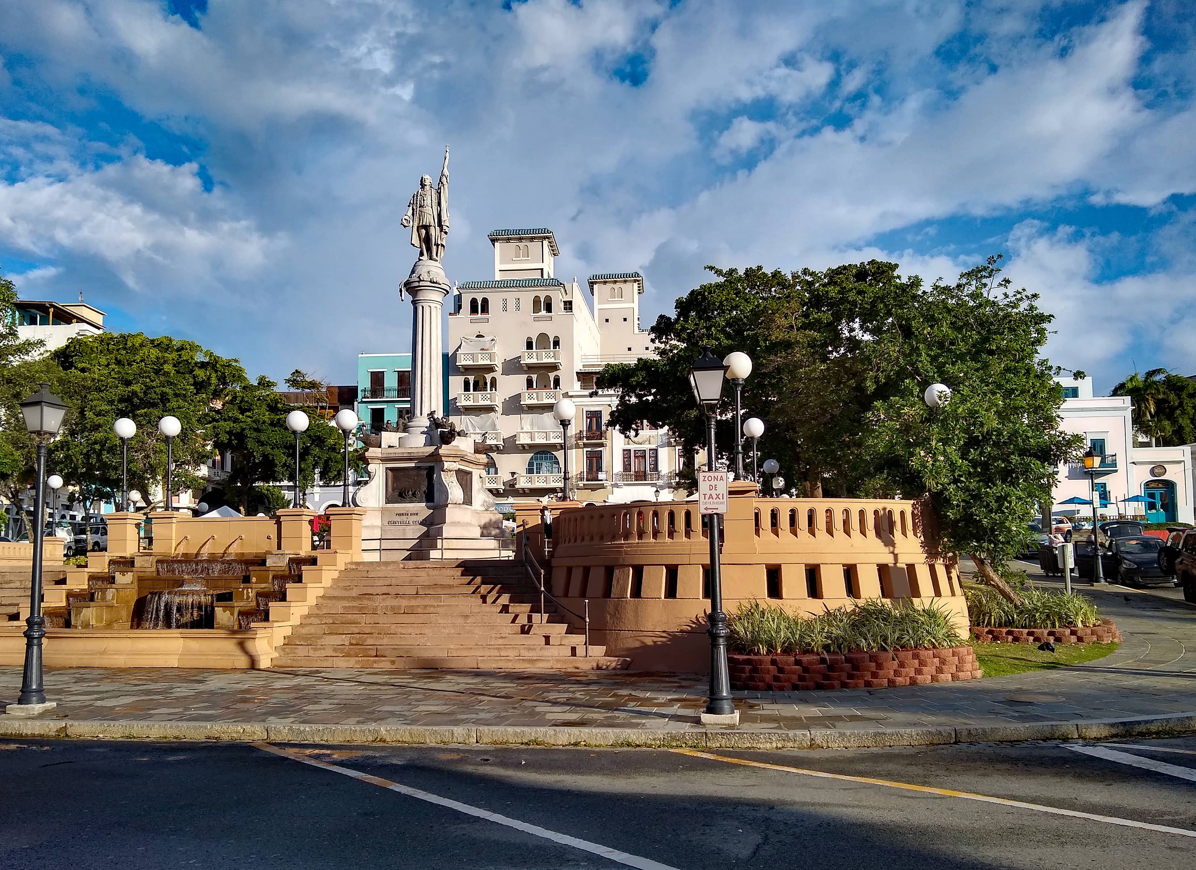 Roosters of Old San Juan