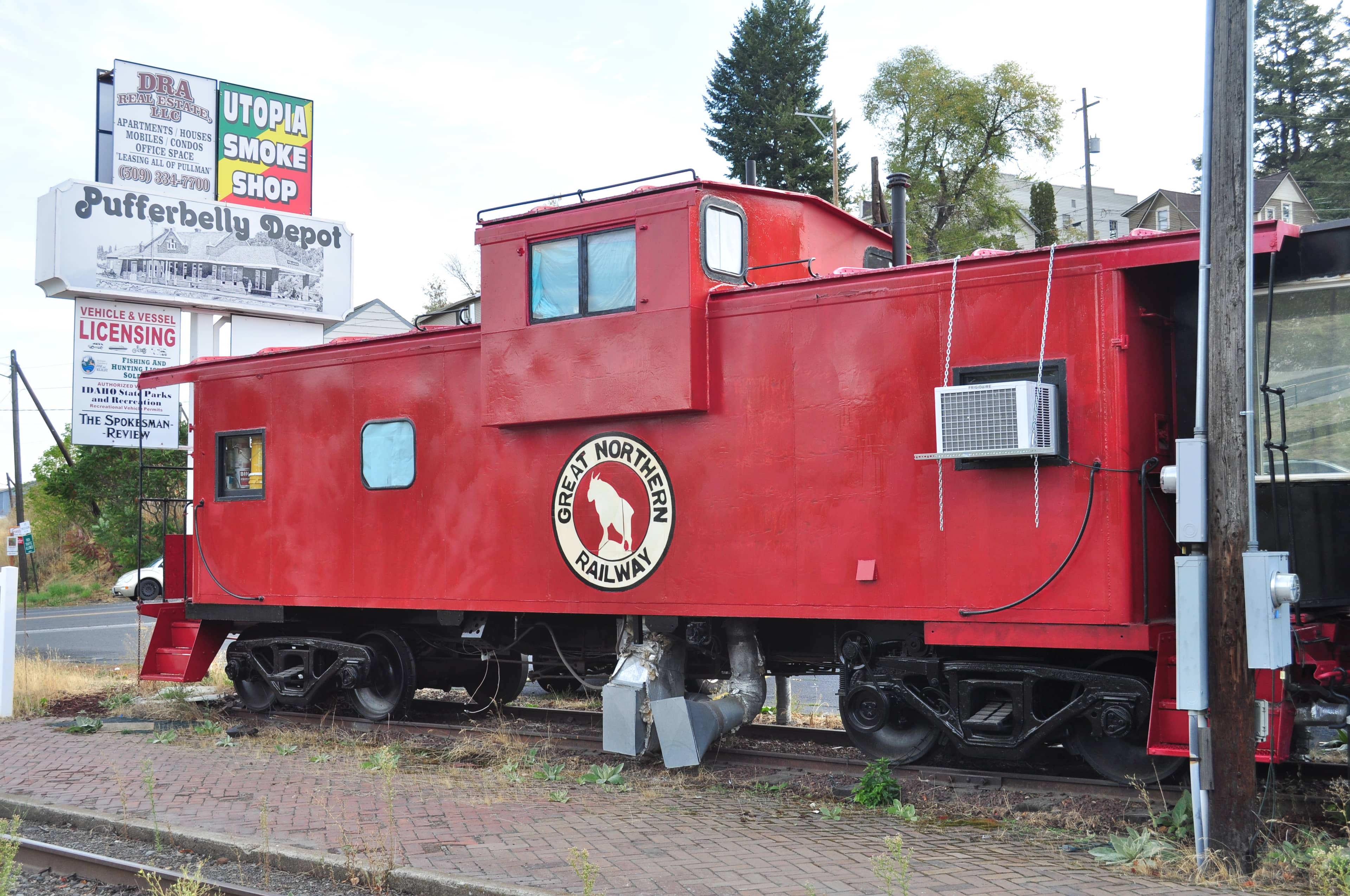 Miniature Village & Model Trains