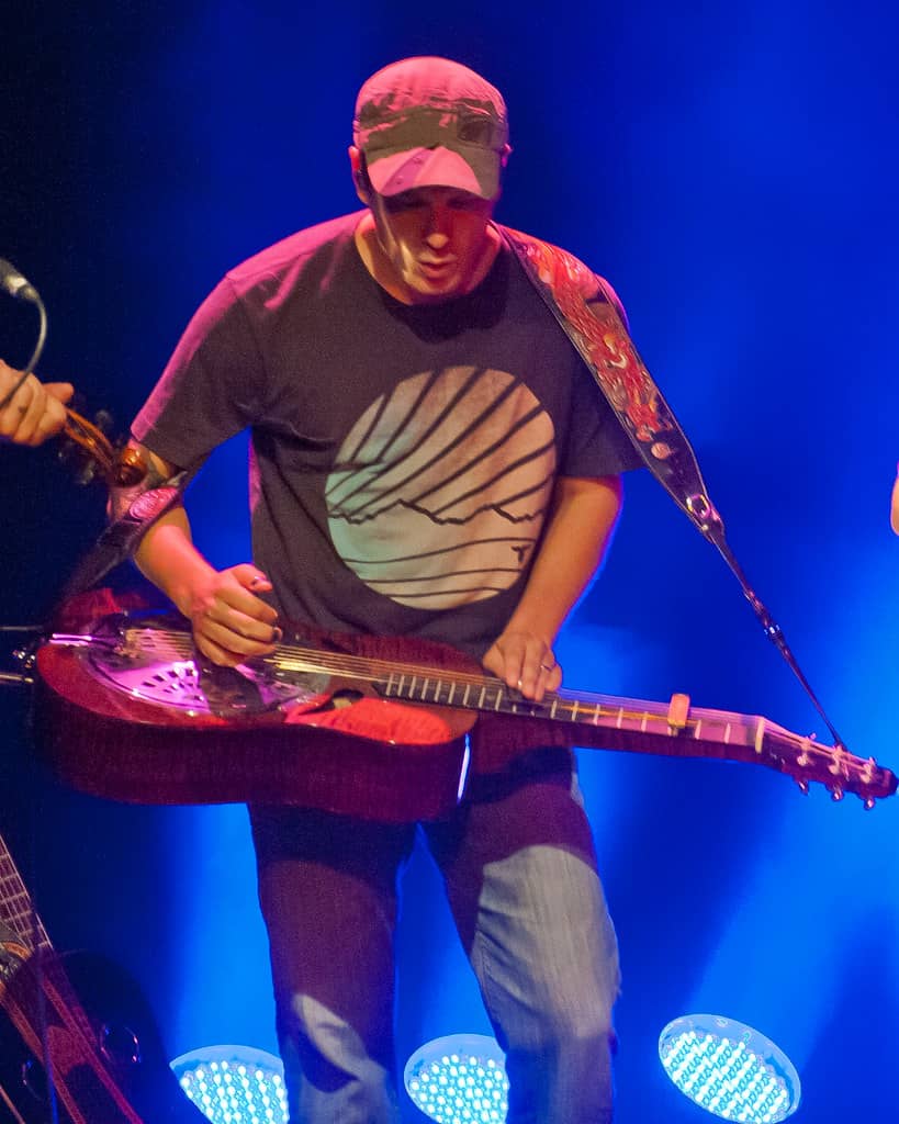 Intimate Live Music Experience