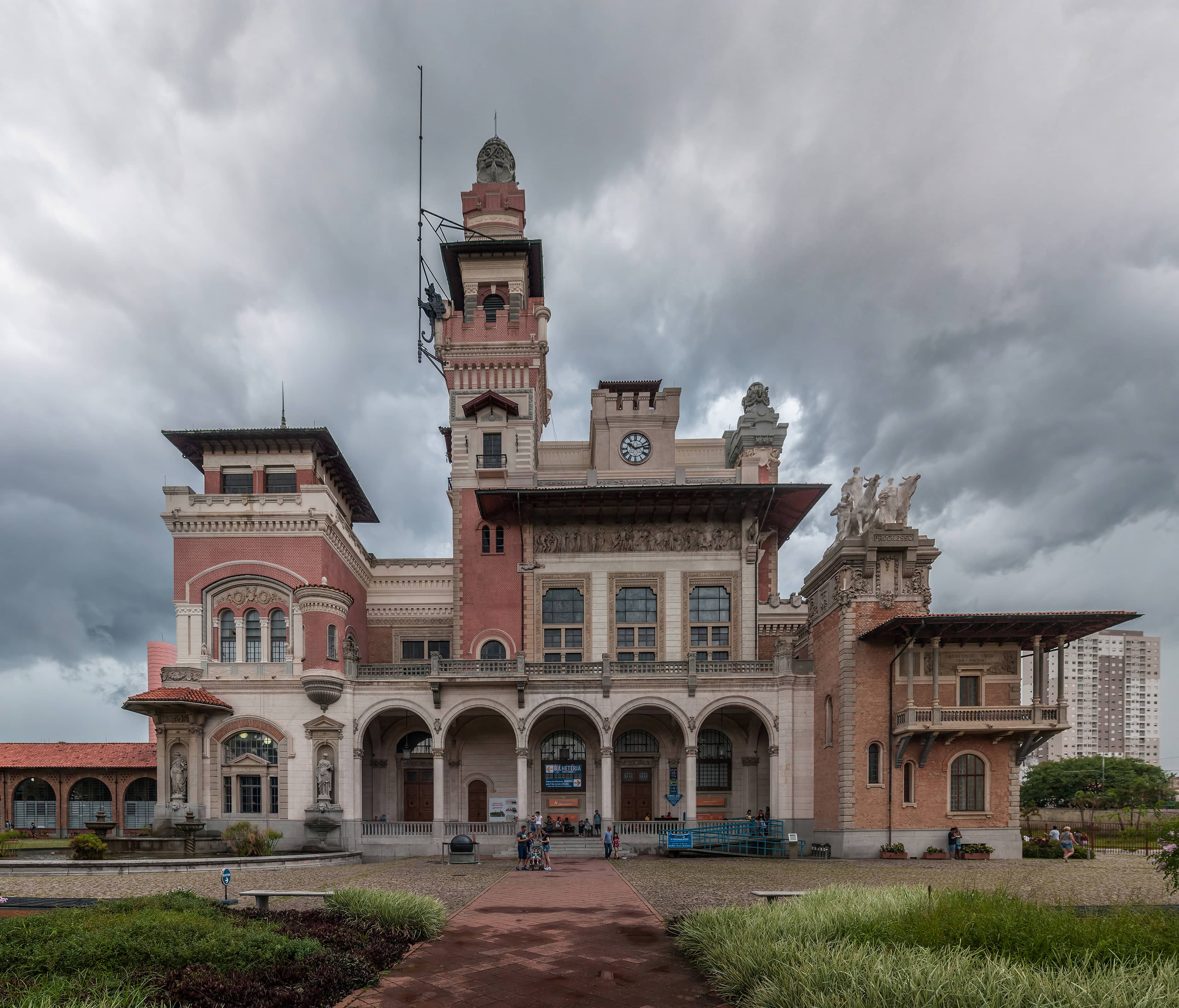 Palace of Industries Architecture