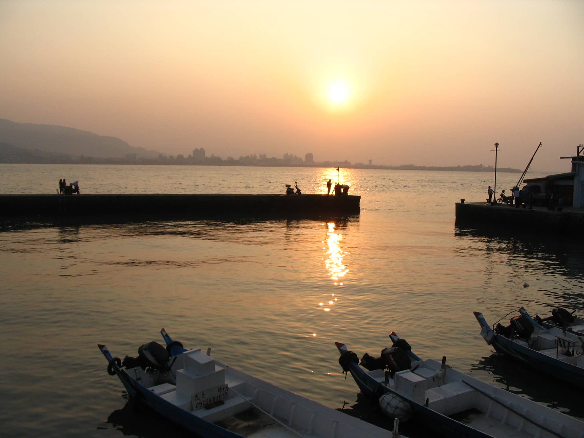 Riverside Views & Sunsets