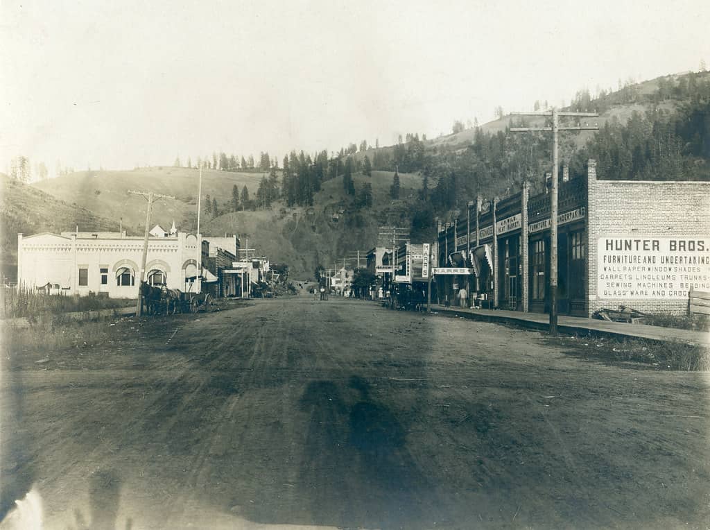 Cozy Coffee & Baked Goods