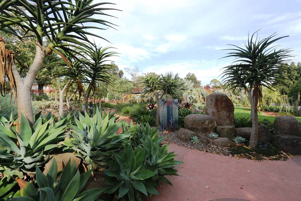 Royal Botanic Gardens Victoria (nearby)