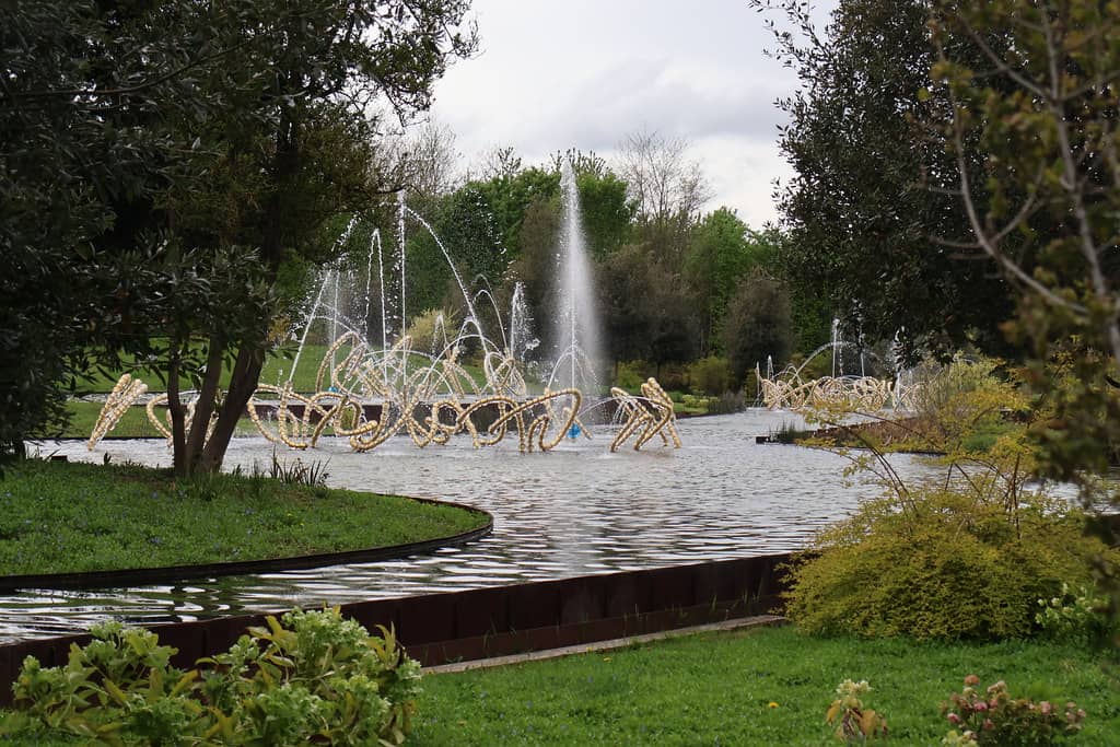 Sculptural Water Displays