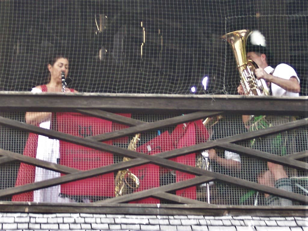 Live Music & Festivities