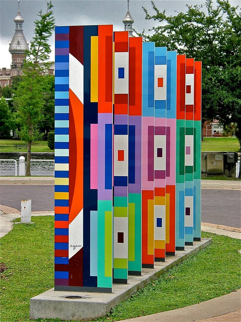 Sculpture Gallery & Riverwalk Views
