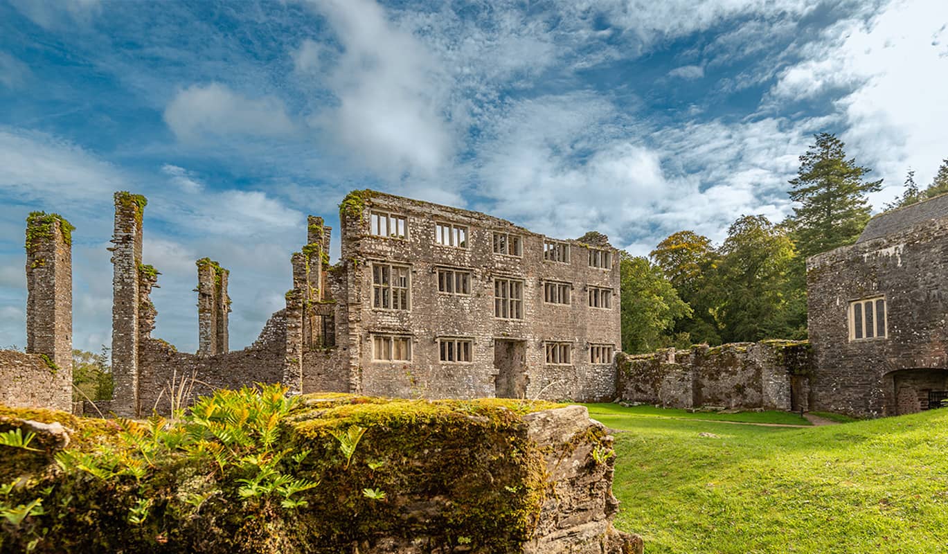 Elizabethan Mansion Ruins