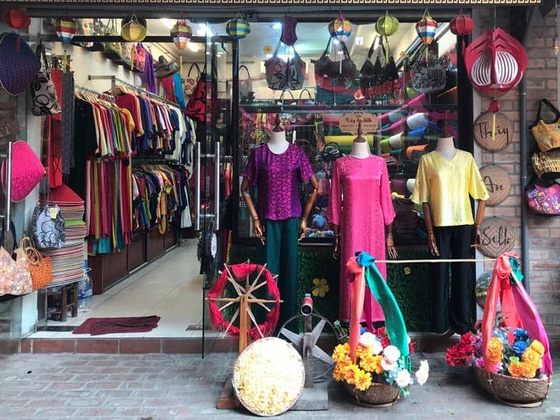 Vibrant Silk Displays