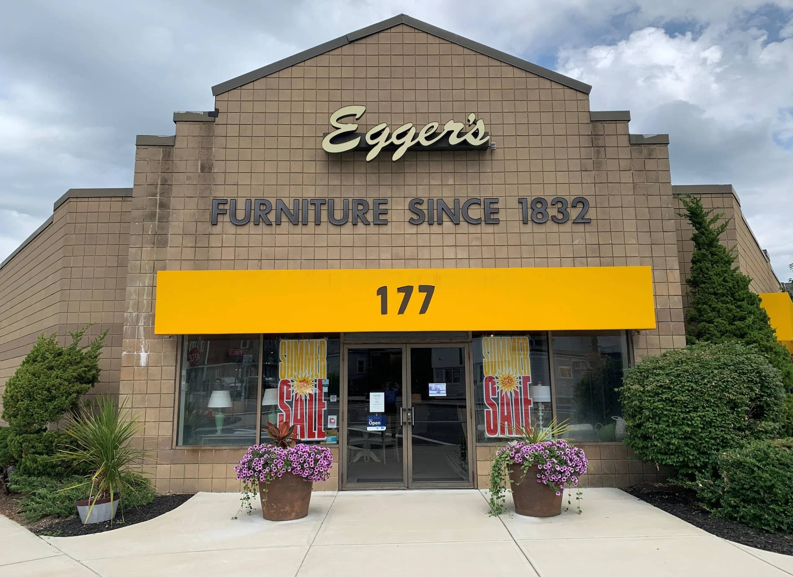 Vendor Booths as Mini-Living Spaces