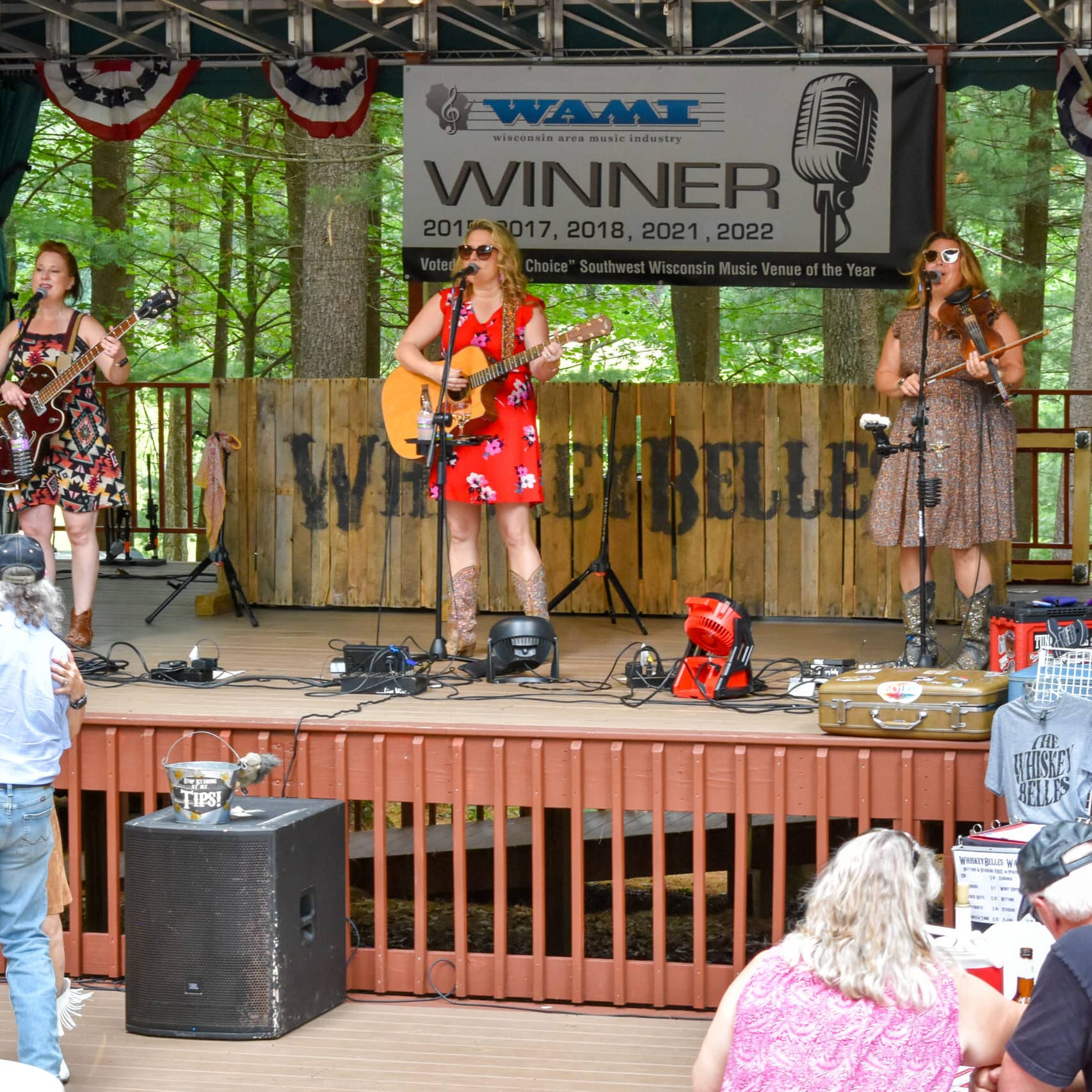 Live Music & Outdoor Seating