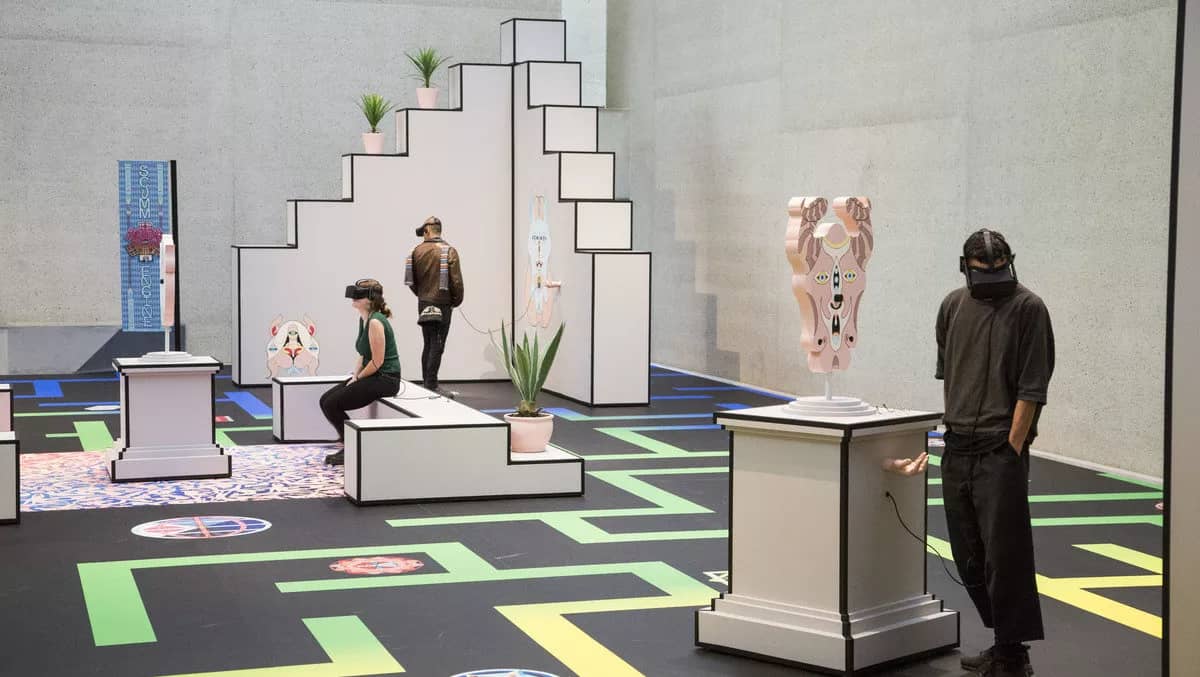 VR and Interactive Art