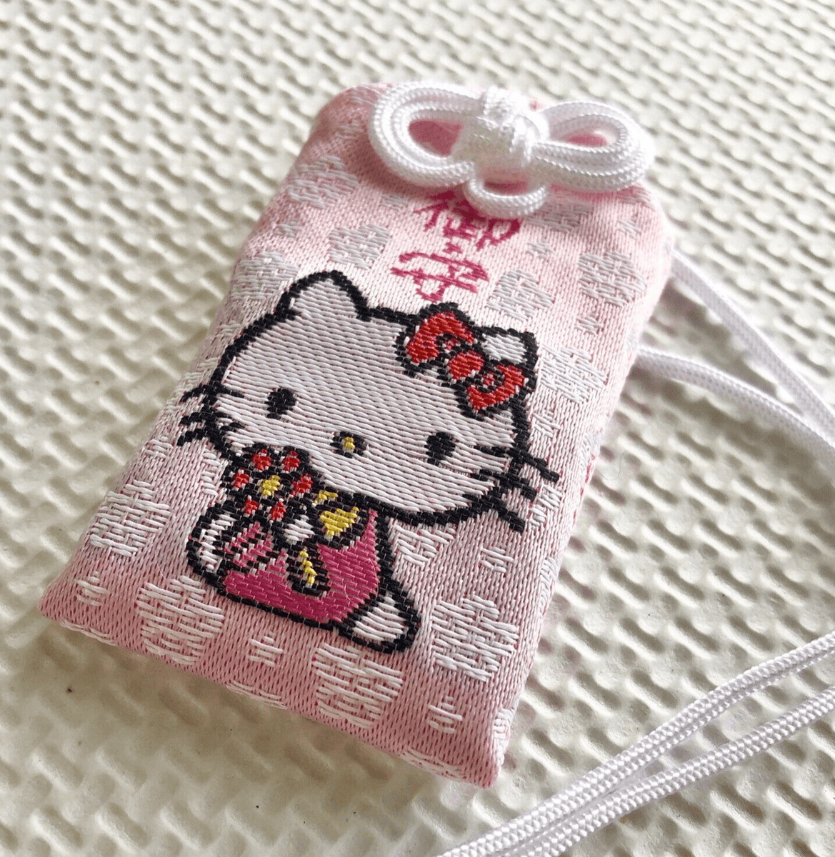 Hello Kitty Omamori
