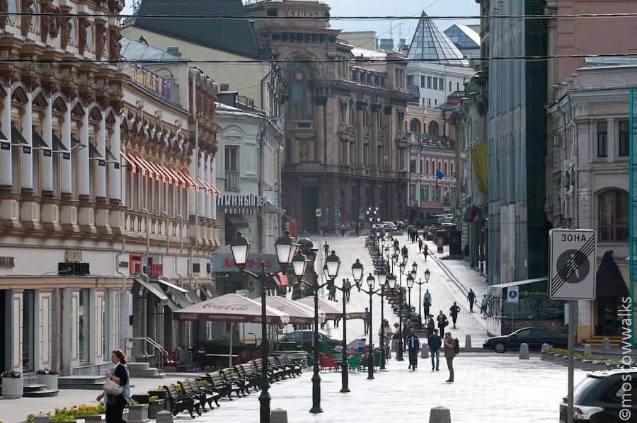 Upscale Boutiques & Cafes