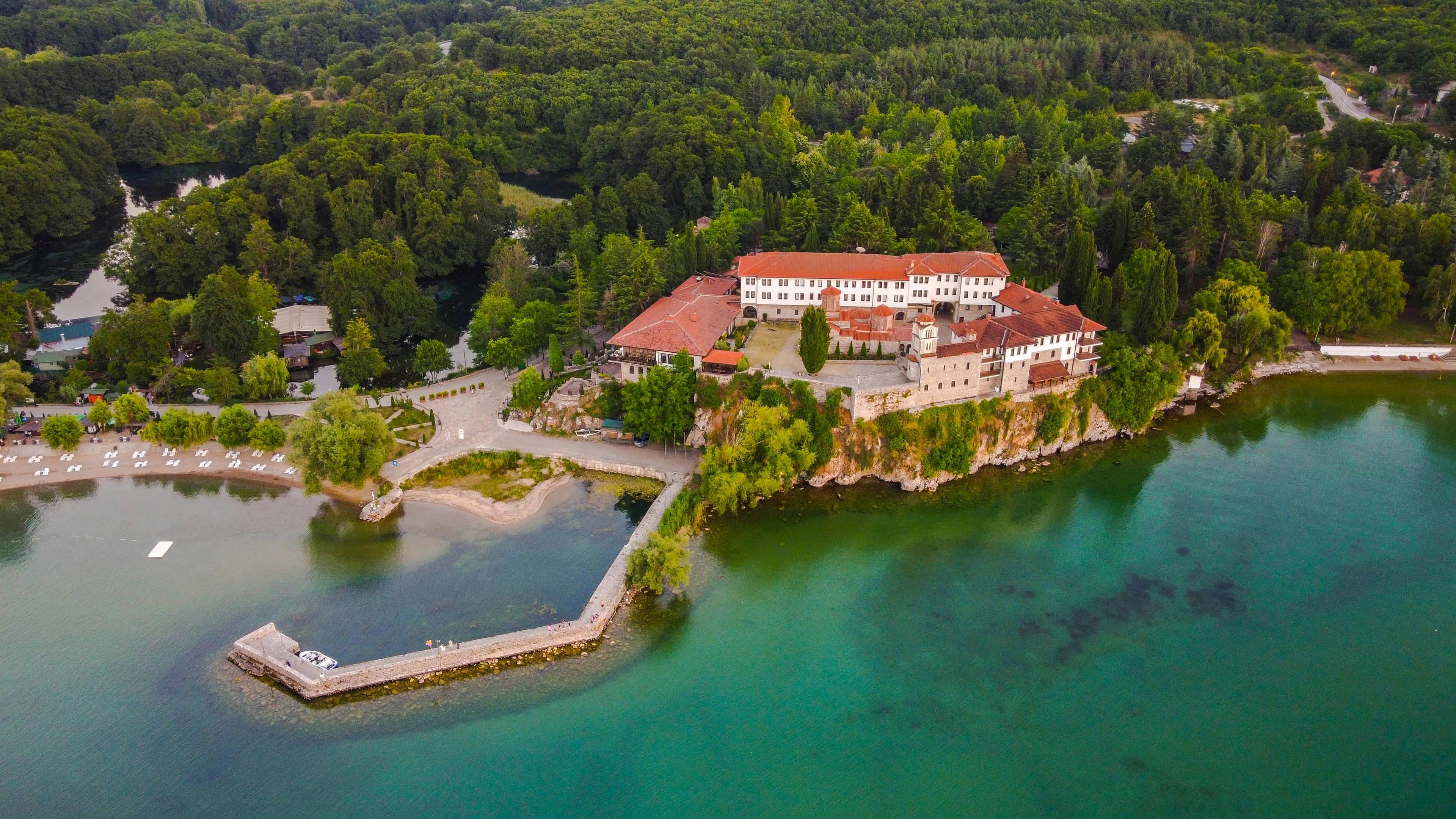 Panoramic Lake Views