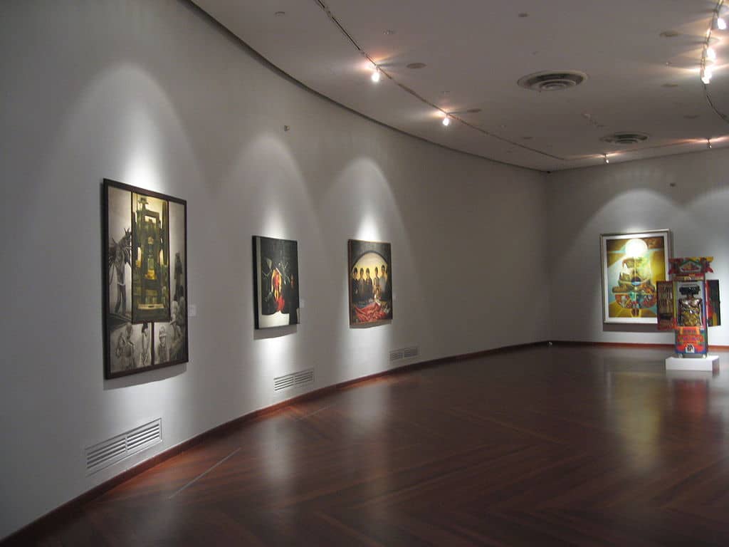 Art Galleries & Boutiques