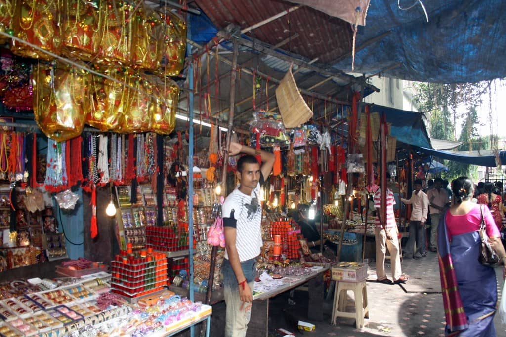 Vibrant Temple Surroundings