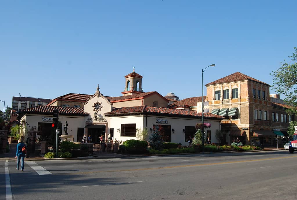 Shopping & Dining