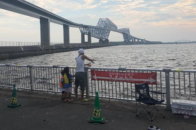 Fishing by the Bay