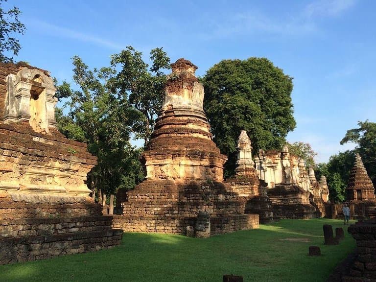 Wat Chedi Chet Thaeo Si Satchanalai