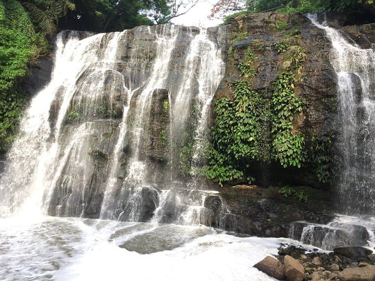 Hinulugang Taktak Falls